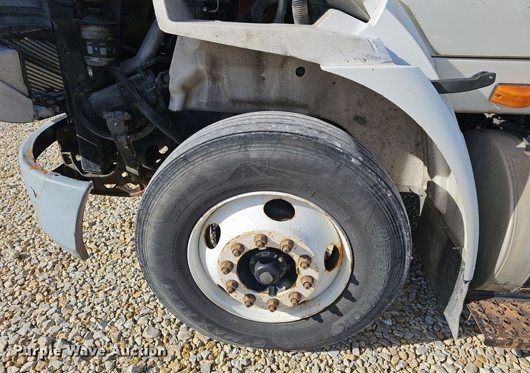 image for item OJ9171 2009 International 8600 SBA 6X4 semi truck