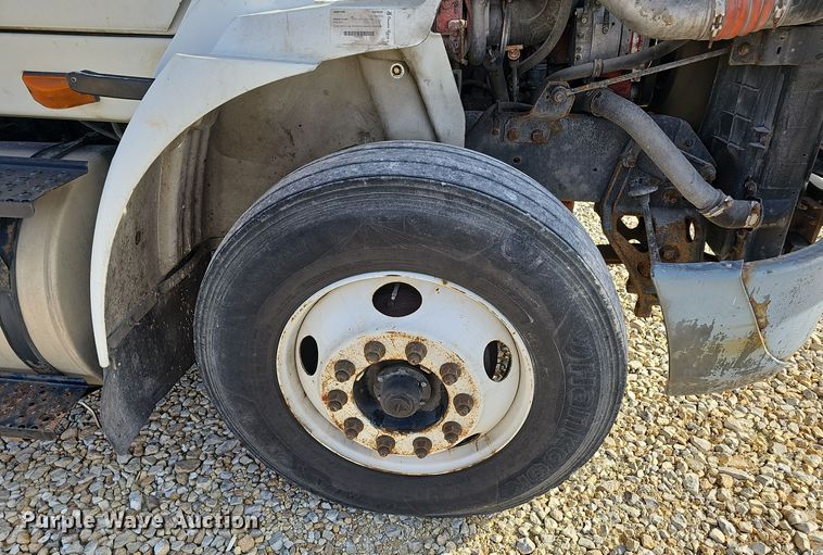 image for item OJ9171 2009 International 8600 SBA 6X4 semi truck