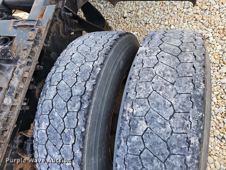 image for item OJ9171 2009 International 8600 SBA 6X4 semi truck