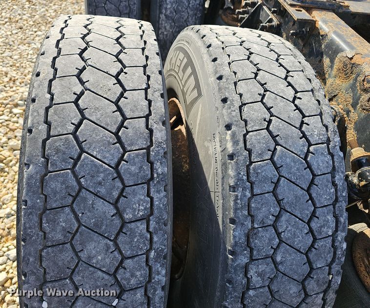 image for item OJ9171 2009 International 8600 SBA 6X4 semi truck