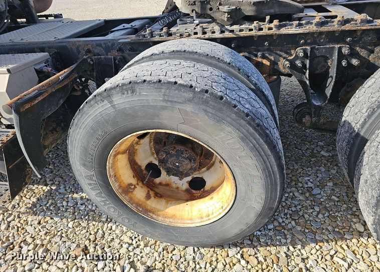 image for item OJ9171 2009 International 8600 SBA 6X4 semi truck