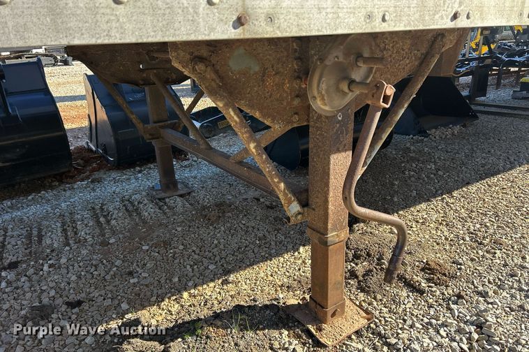 image for item OJ9306 1994 Trailmobile 01JA-1RAY dry van trailer