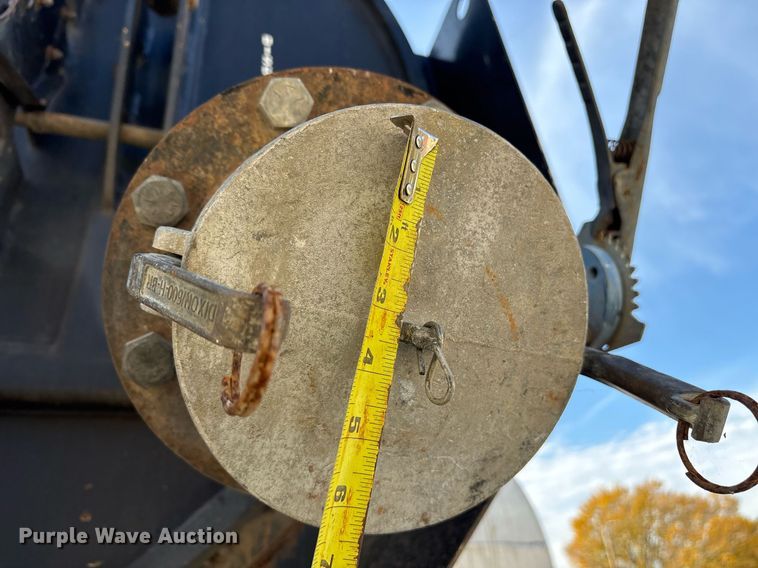 image for item OK9374 2006 International 7600 vacuum truck