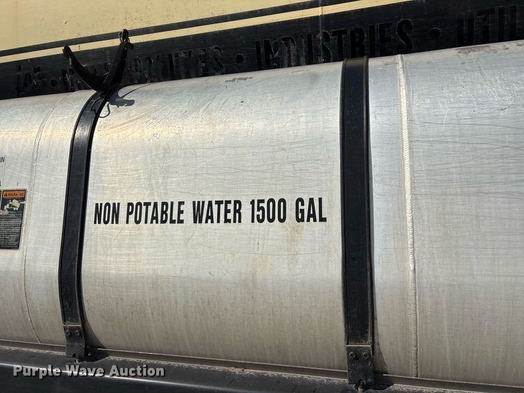 image for item OK9374 2006 International 7600 vacuum truck