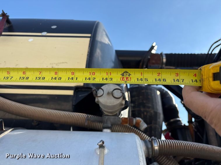 image for item OK9374 2006 International 7600 vacuum truck