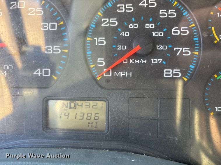 image for item OK9374 2006 International 7600 vacuum truck