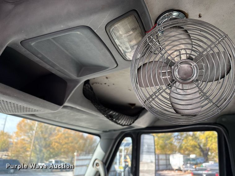 image for item OK9374 2006 International 7600 vacuum truck