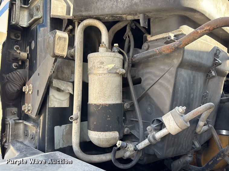 image for item OK9374 2006 International 7600 vacuum truck