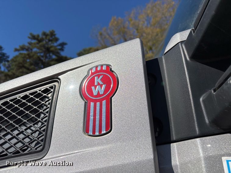 image for item OK9409 2020 Kenworth T880 dump truck