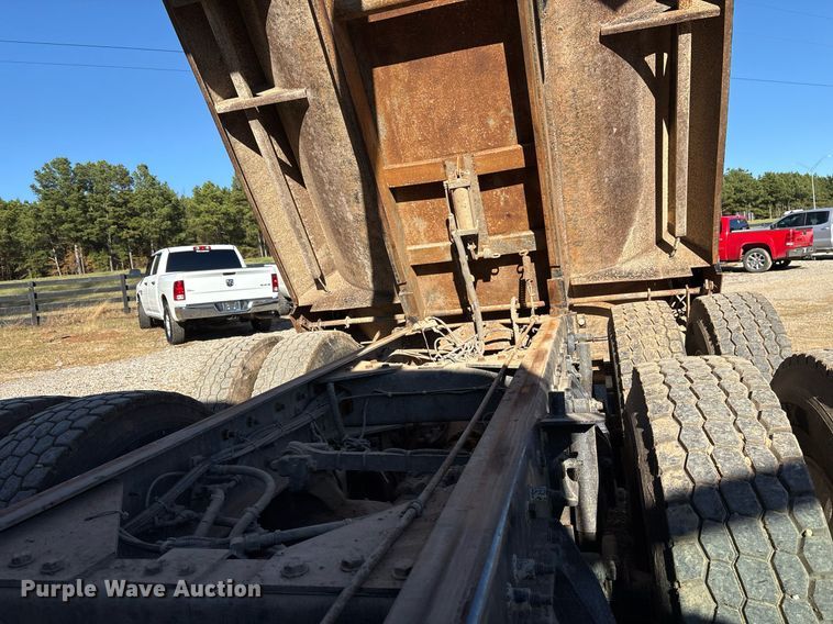 image for item OK9409 2020 Kenworth T880 dump truck