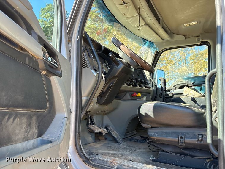 image for item OK9409 2020 Kenworth T880 dump truck