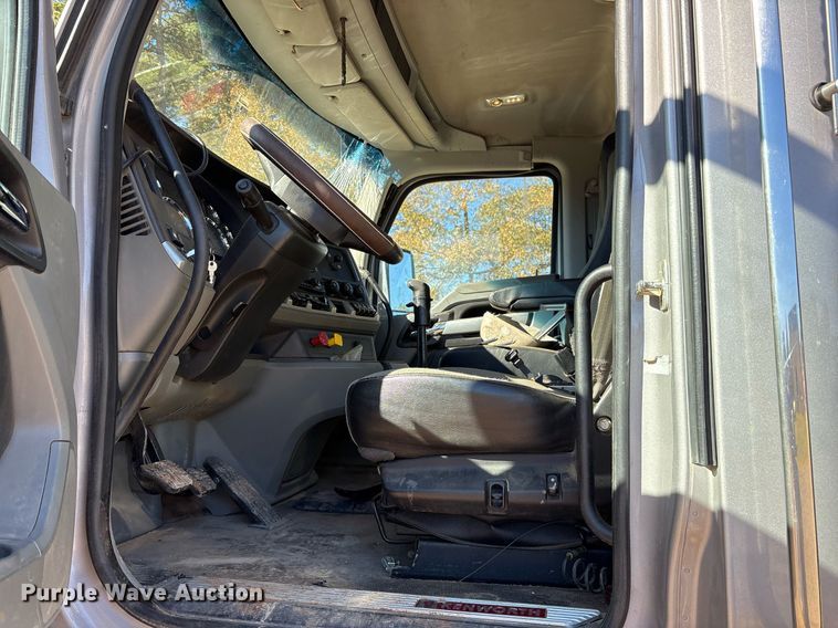 image for item OK9409 2020 Kenworth T880 dump truck