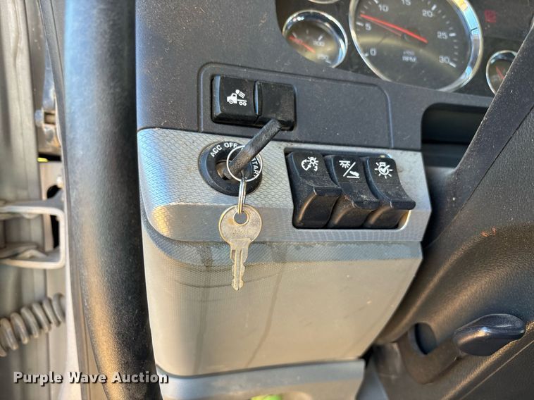 image for item OK9409 2020 Kenworth T880 dump truck