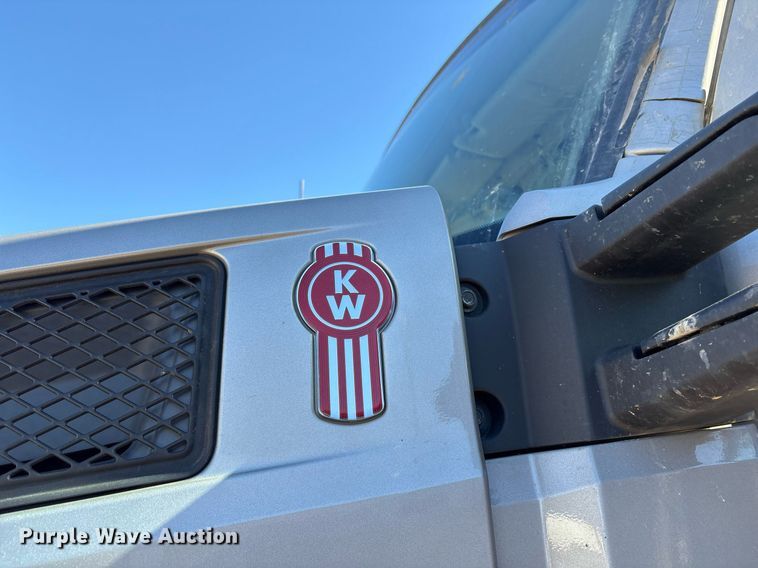 image for item OK9410 2020 Kenworth T880 dump truck