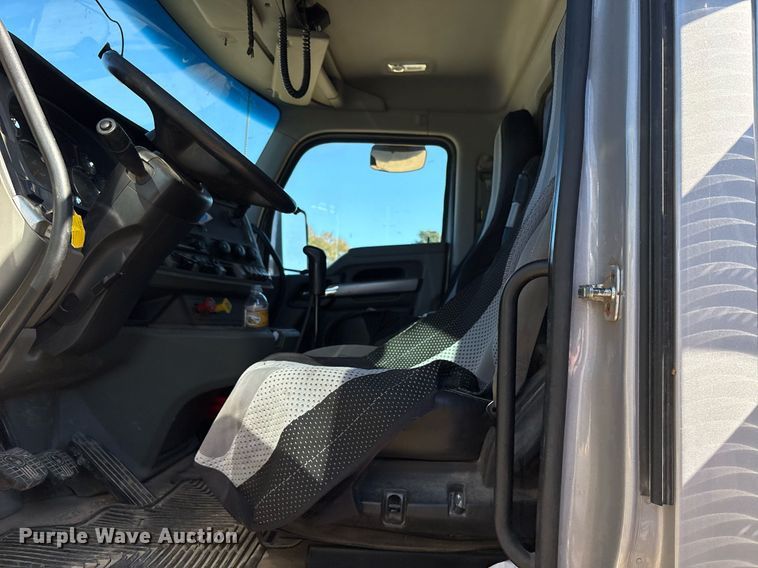 image for item OK9410 2020 Kenworth T880 dump truck