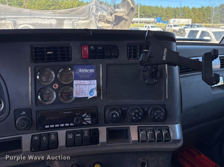 image for item OK9410 2020 Kenworth T880 dump truck