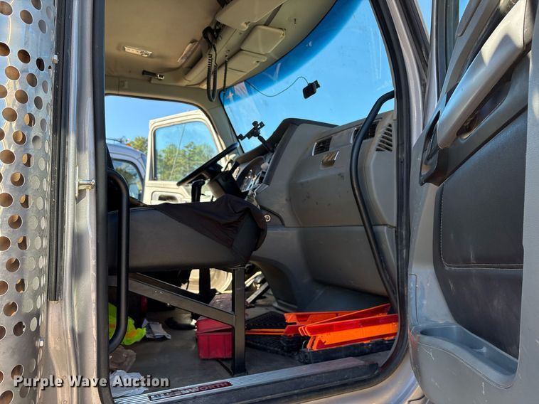 image for item OK9410 2020 Kenworth T880 dump truck