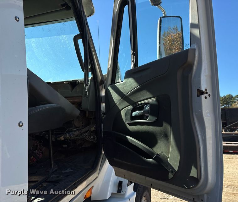 image for item OK9411 2016 International Prostar Plus 122  dump truck