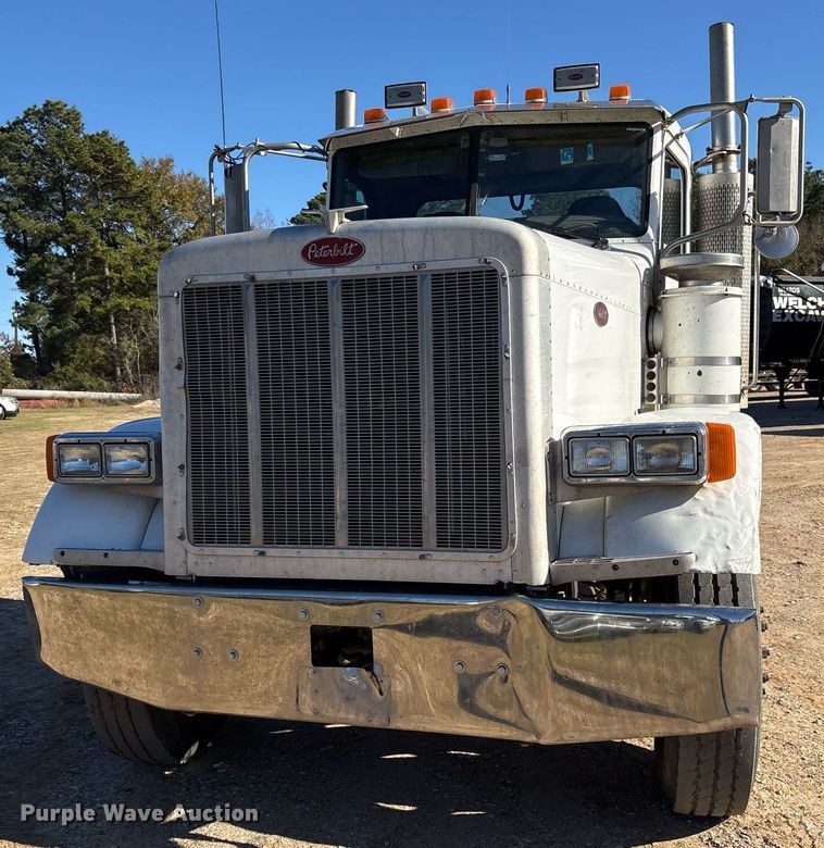 image for item OK9413 2006 Peterbilt 379 semi truck