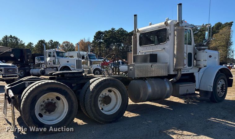 image for item OK9413 2006 Peterbilt 379 semi truck