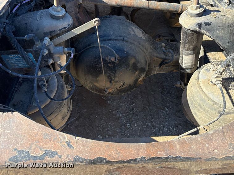 image for item OK9413 2006 Peterbilt 379 semi truck