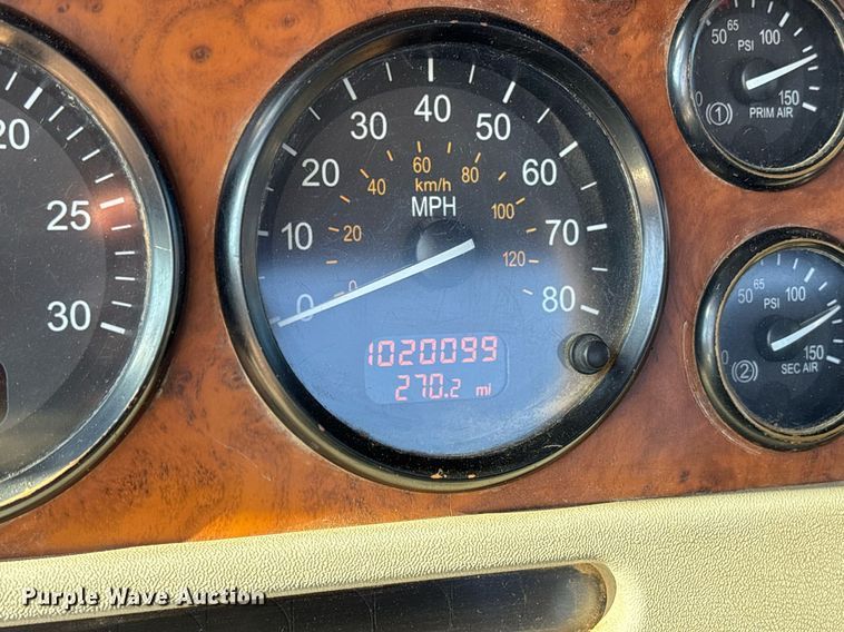 image for item OK9413 2006 Peterbilt 379 semi truck