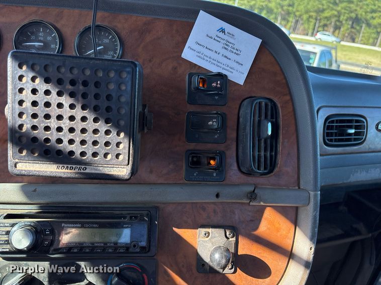 image for item OK9413 2006 Peterbilt 379 semi truck