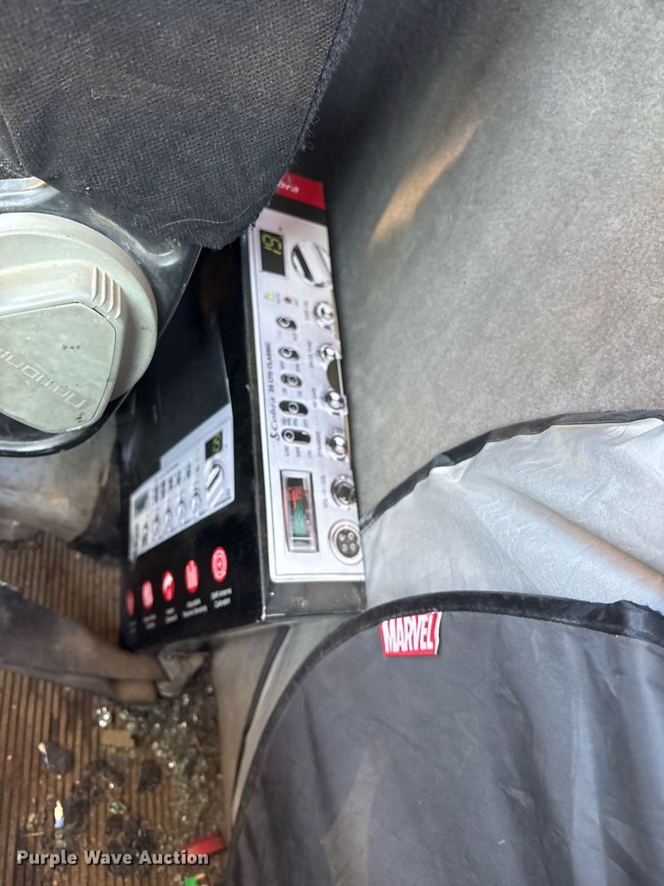 image for item OK9413 2006 Peterbilt 379 semi truck