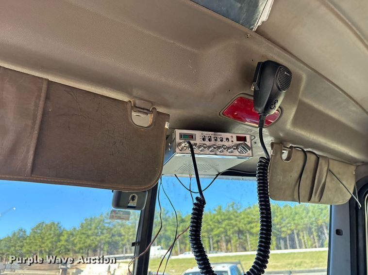 image for item OK9413 2006 Peterbilt 379 semi truck