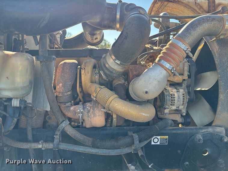 image for item OK9413 2006 Peterbilt 379 semi truck