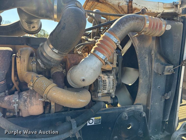 image for item OK9413 2006 Peterbilt 379 semi truck