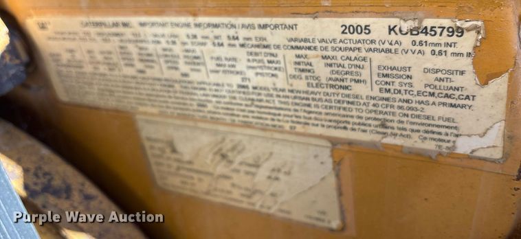 image for item OK9413 2006 Peterbilt 379 semi truck