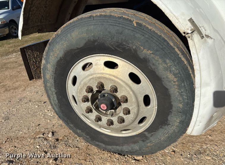 image for item OK9413 2006 Peterbilt 379 semi truck