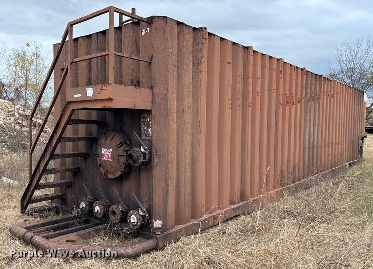 image for item OK9435 2006 Wichita 500bbl frac tank trailer