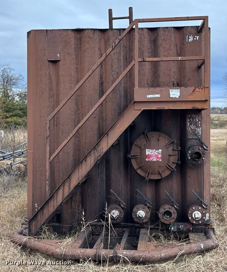 image for item OK9435 2006 Wichita 500bbl frac tank trailer