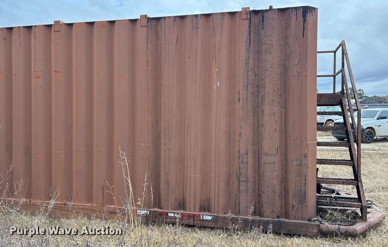 image for item OK9435 2006 Wichita 500bbl frac tank trailer