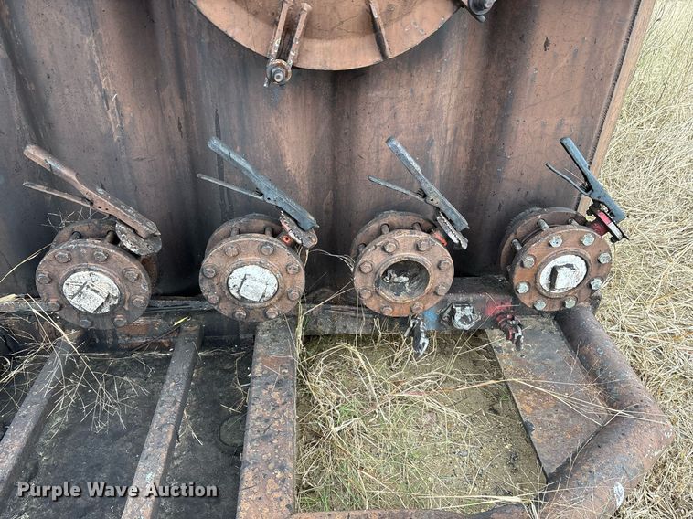 image for item OK9435 2006 Wichita 500bbl frac tank trailer