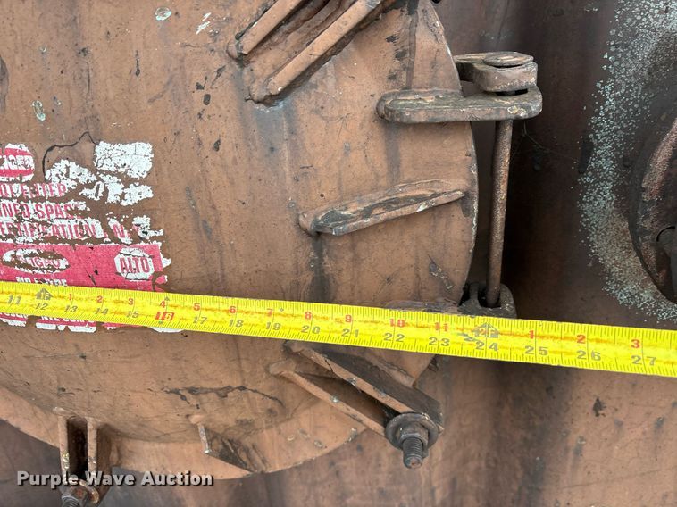 image for item OK9435 2006 Wichita 500bbl frac tank trailer