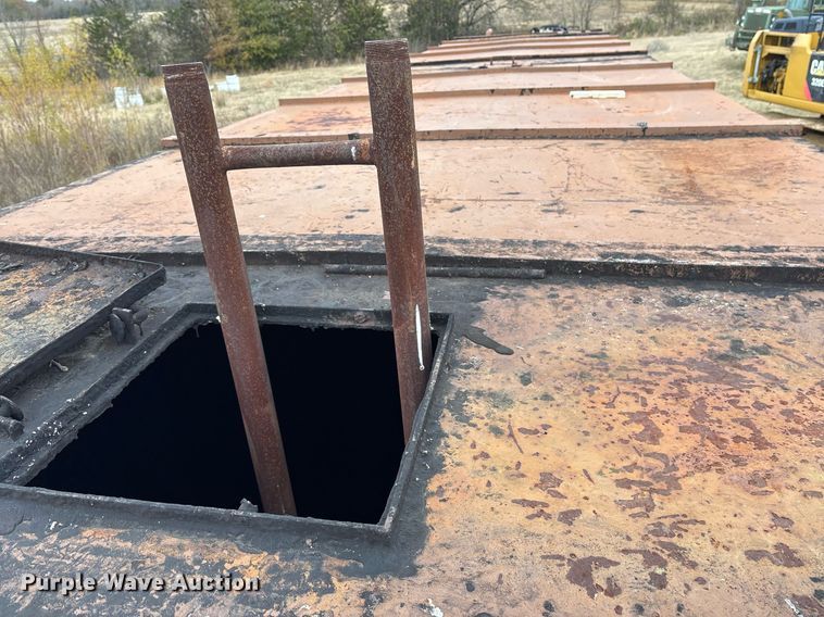 image for item OK9435 2006 Wichita 500bbl frac tank trailer