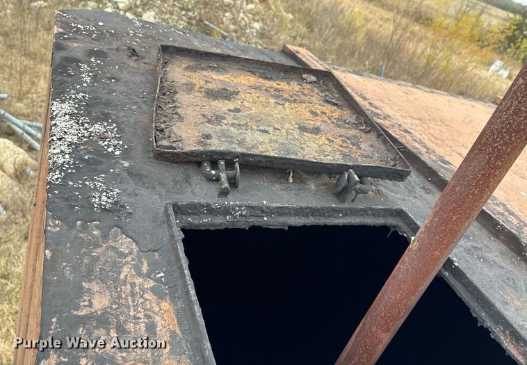 image for item OK9435 2006 Wichita 500bbl frac tank trailer