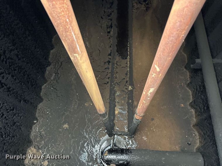 image for item OK9435 2006 Wichita 500bbl frac tank trailer