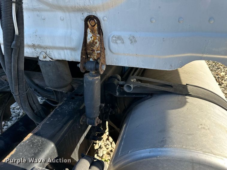 image for item YA0080 2016 Freightliner Cascadia semi truck