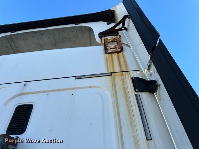 image for item YA0080 2016 Freightliner Cascadia semi truck