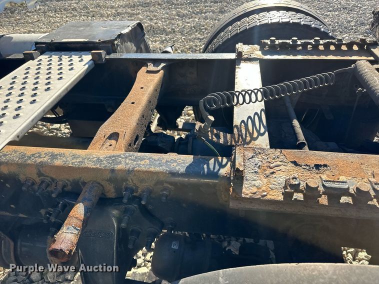 image for item YA0080 2016 Freightliner Cascadia semi truck