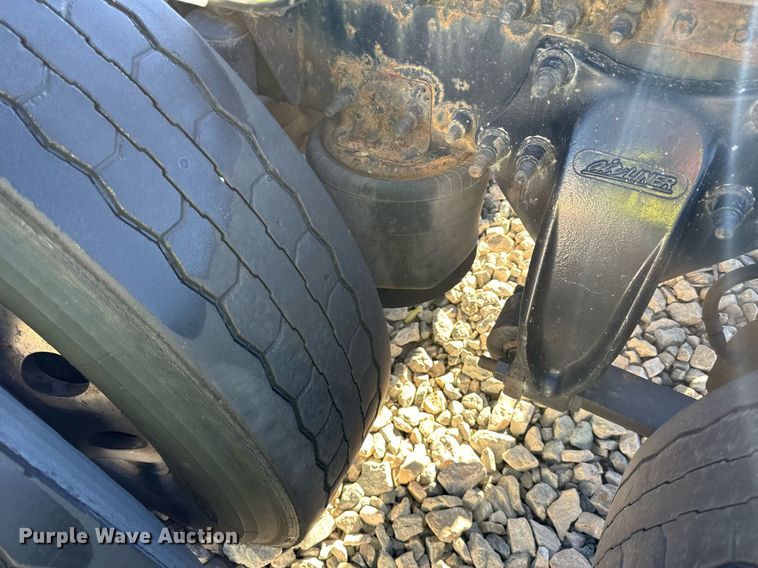 image for item YA0080 2016 Freightliner Cascadia semi truck