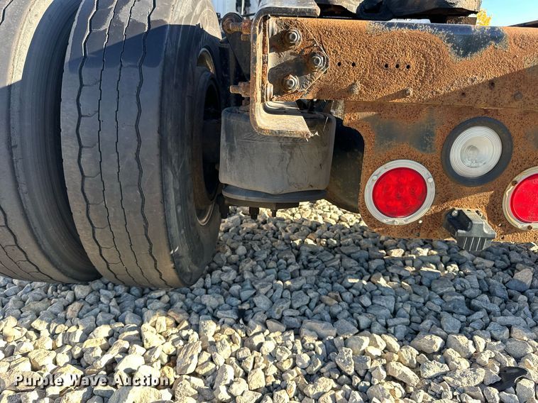 image for item YA0080 2016 Freightliner Cascadia semi truck