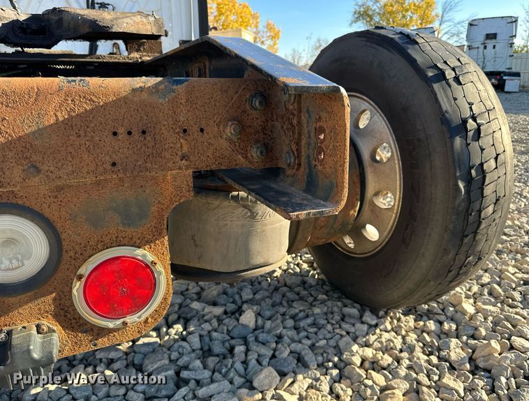 image for item YA0080 2016 Freightliner Cascadia semi truck