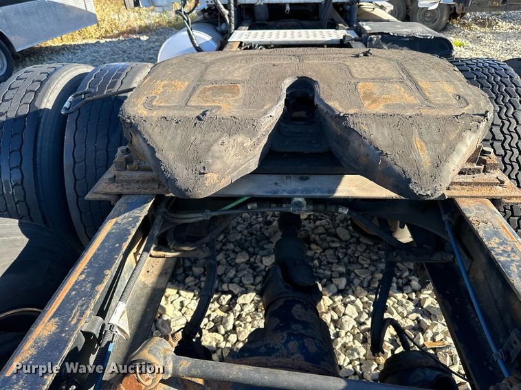 image for item YA0080 2016 Freightliner Cascadia semi truck