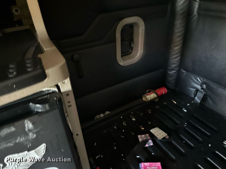 image for item YA0080 2016 Freightliner Cascadia semi truck