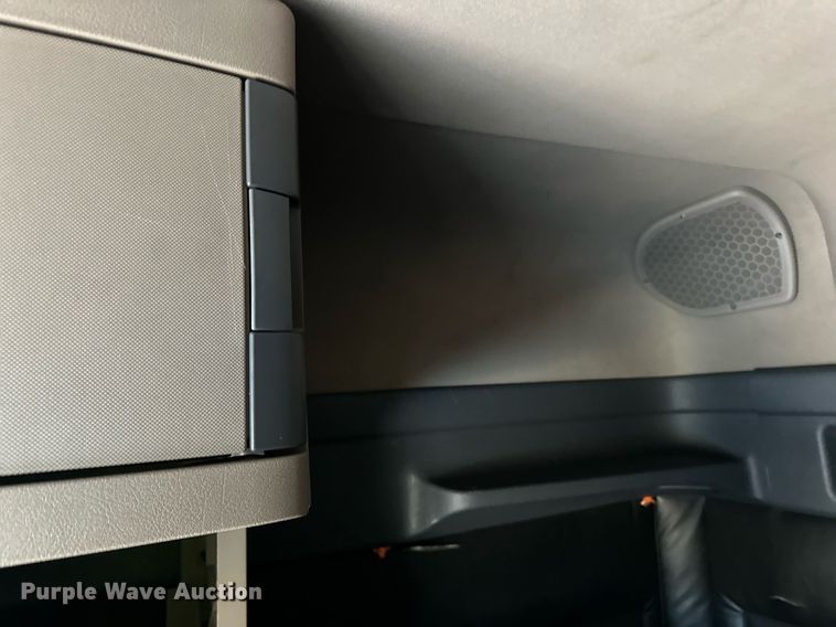 image for item YA0080 2016 Freightliner Cascadia semi truck